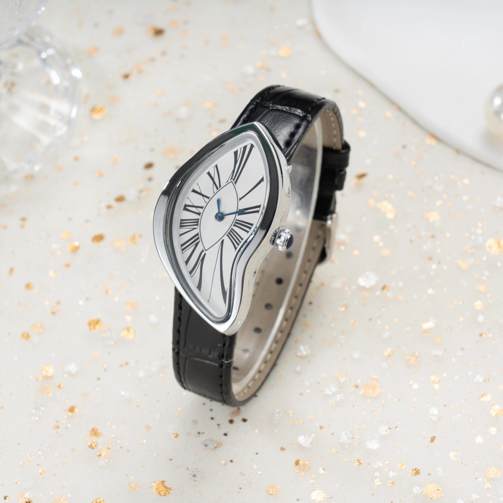 Medieval alien watches melt and twist y2k alien ladies and men Leather strap fashion advanced ins niche design quartz watch