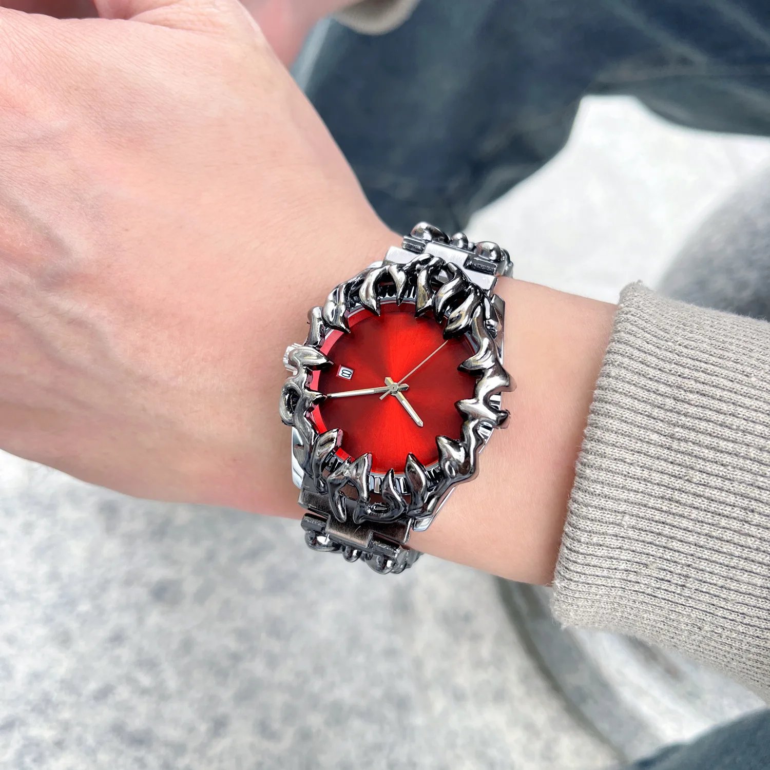 fashion heterosexual claw watch alabaster style retro Y2K European American watches special shaped advanced ins niche watches - Image 5