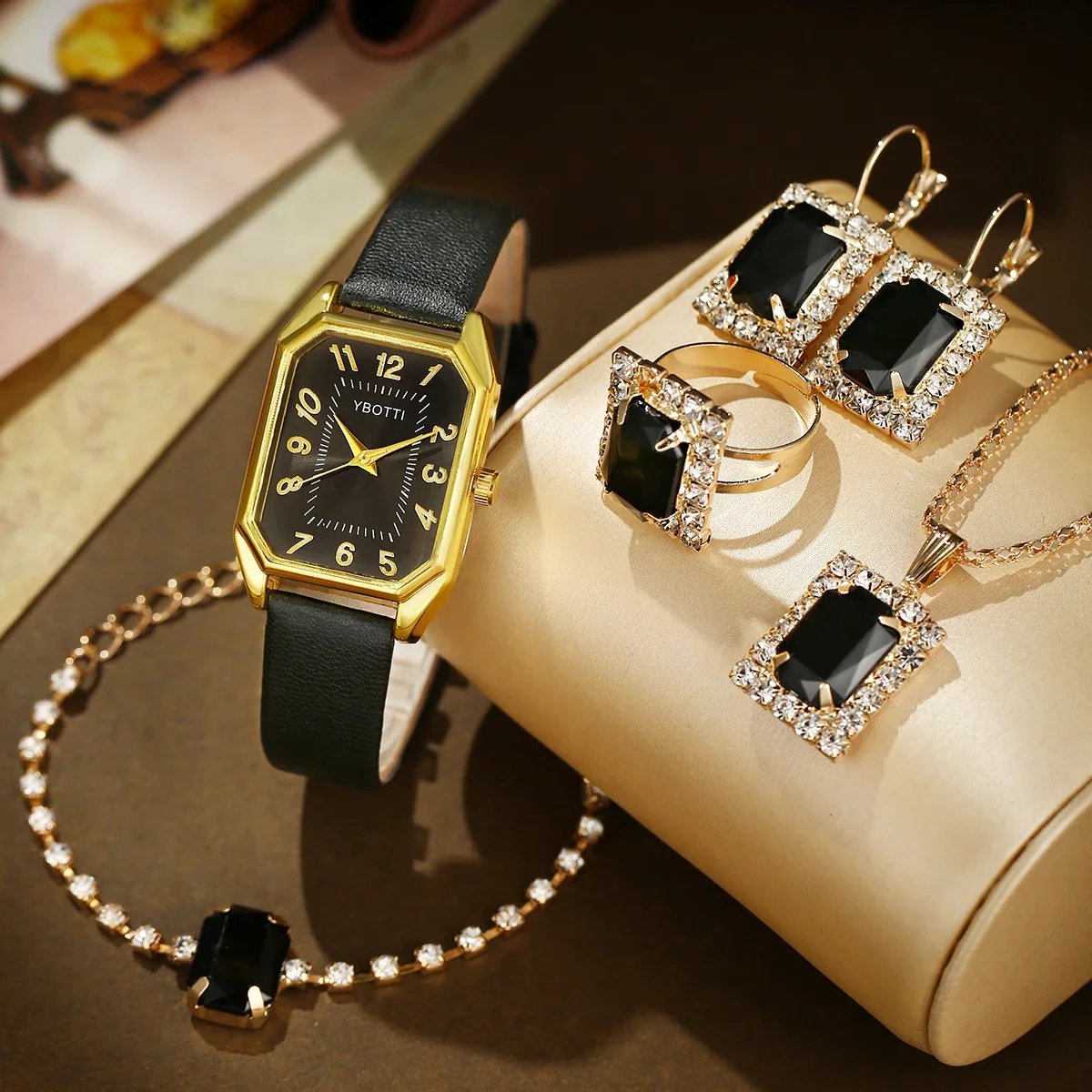 Luxury New Leisure Leather Strap Women Watches Business Square Quartz Watches Korean Rhinestone Jewelry Set Montre Femme Elegant Luxury New Leisure Leather Strap Women Watches Business Square Quartz Watches Korean Rhinestone Jewelry Set Montre Femme Elegant