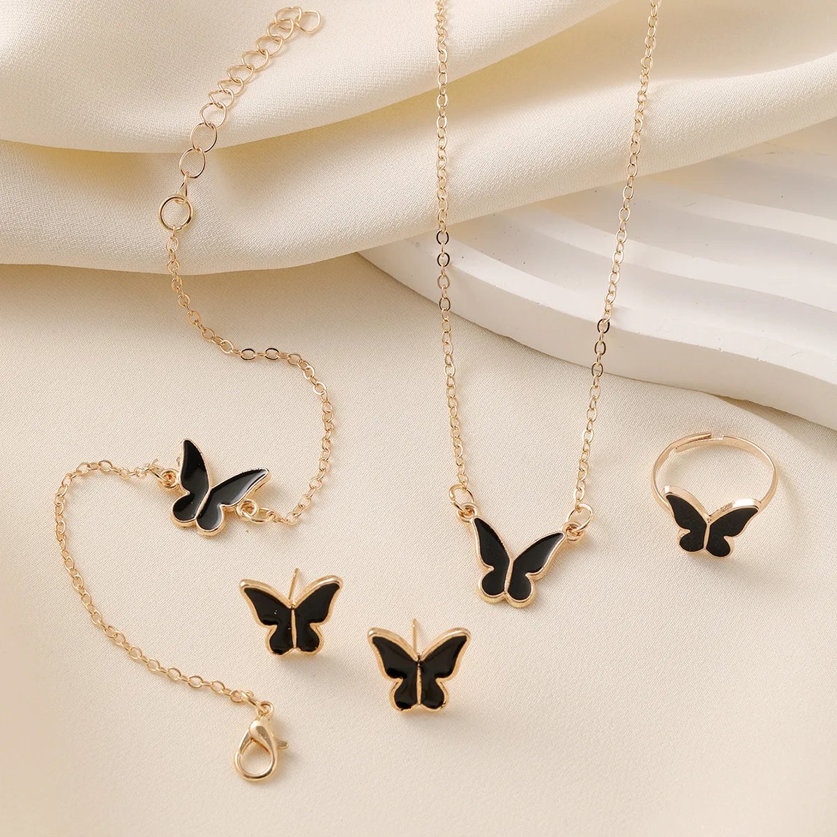 5PCS Personalized Butterfly Glazed Necklace, Exquisite, Small and Fashionable, High end, and High Sense Collar Chain Set 5PCS Personalized Butterfly Glazed Necklace, Exquisite, Small and Fashionable, High end, and High Sense Collar Chain Set