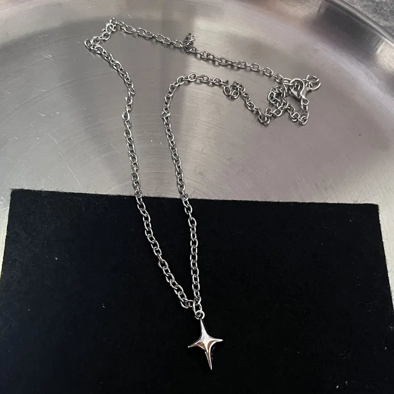 Y2K Flail Fire Heart Teeth Pendant Necklace for Women Men Charm Necklace Grunge Punk Fashion Jewelry Y2K Flail Fire Heart Teeth Pendant Necklace for Women Men Charm Necklace Grunge Punk Fashion Jewelry 
