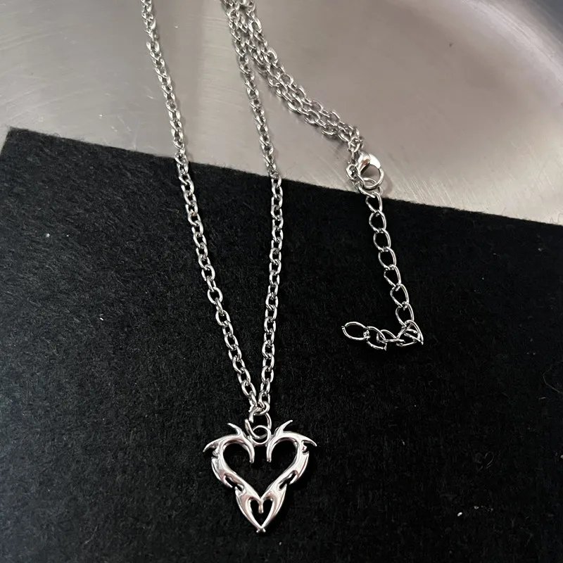 Y2K Flail Fire Heart Teeth Pendant Necklace for Women Men Charm Necklace Grunge Punk Fashion Jewelry Y2K Flail Fire Heart Teeth Pendant Necklace for Women Men Charm Necklace Grunge Punk Fashion Jewelry 
